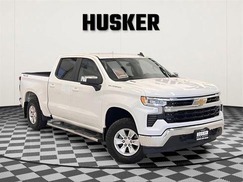 Used 2022 Chevrolet Silverado 1500 LT image 1