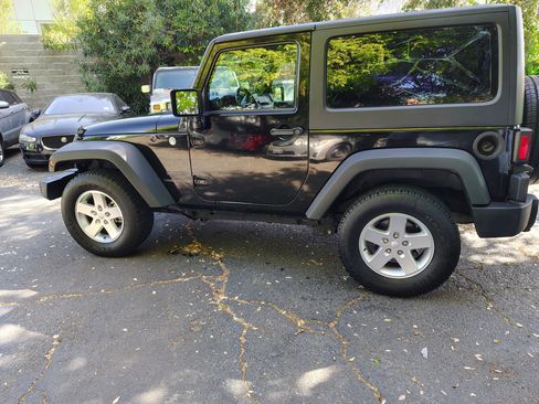 Used 2014 Jeep Wrangler Sport w/ Quick Order Package 24S AWD/4WD image 3