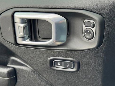 Used 2021 Jeep Wrangler Rubicon image 22