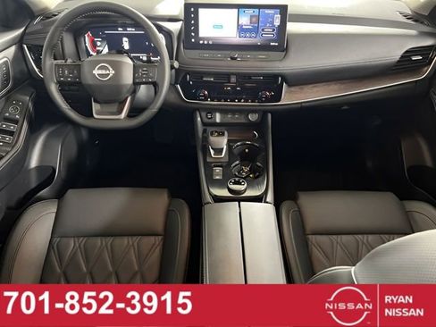 Certified 2025 Nissan Rogue Platinum w/ Tech Package image 2