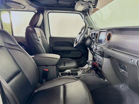 Used 2022 Jeep Gladiator Mojave w/ Trailer Tow Package image 25