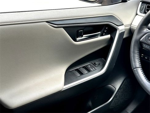 Used 2024 Toyota RAV4 Limited w/ Advanced Technology Package image 25