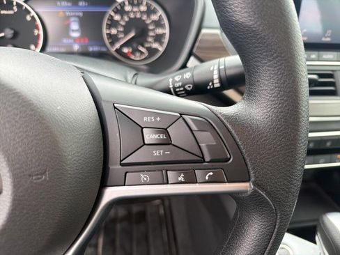 Used 2024 Nissan Altima 2.5 SV image 14