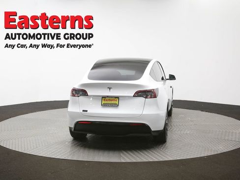 Used 2022 Tesla Model Y Long Range image 33