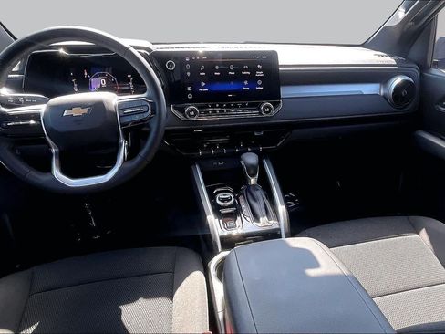 Used 2023 Chevrolet Colorado LT w/ LT Convenience Package II AWD/4WD image 15