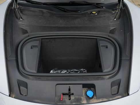 Certified 2025 Porsche Taycan 4S AWD/4WD image 9