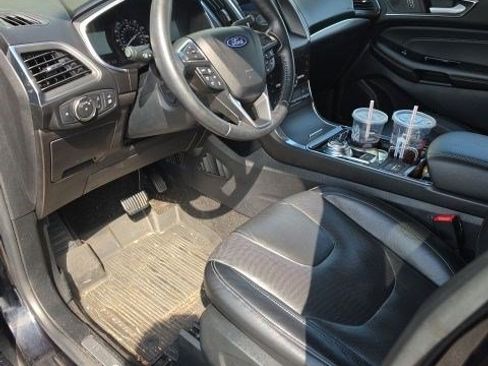 Used 2020 Ford Edge Titanium w/ Equipment Group 301A AWD/4WD image 10