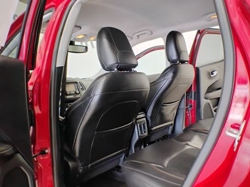 Used 2018 Jeep Compass Latitude image 7