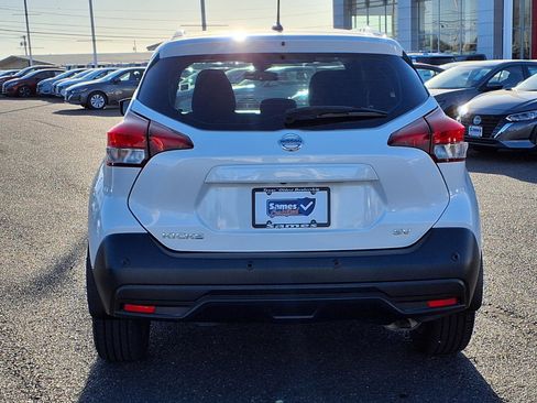 Used 2020 Nissan Kicks SV image 6