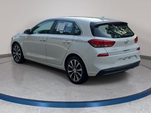 Used 2018 Hyundai Elantra GT FWD image 7