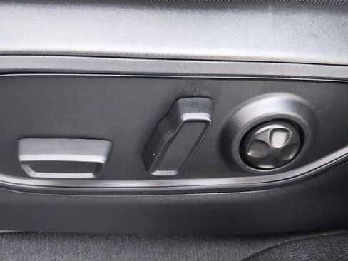 Certified 2023 Jeep Grand Cherokee Laredo image 18