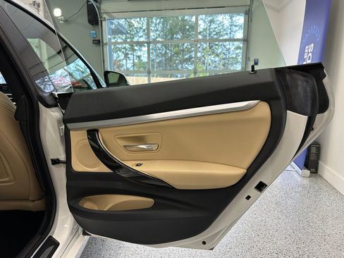 Used 2018 BMW 330i Gran Turismo xDrive image 27