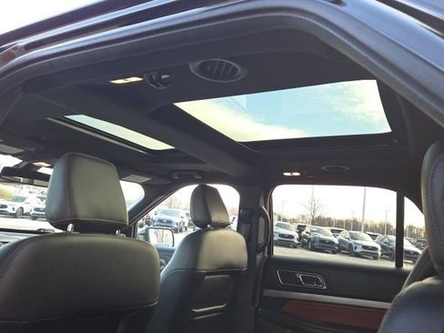 Certified 2019 Ford Explorer XLT w/ Equipment Group 202A image 18