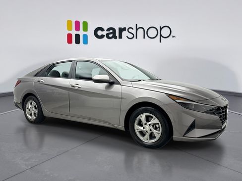 Used 2023 Hyundai Elantra SE w/ Cargo Package FWD image 7