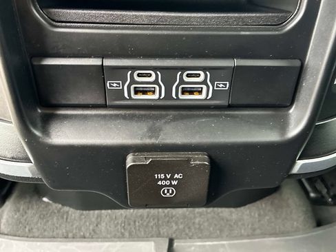 Used 2022 RAM 1500 Big Horn AWD/4WD image 16
