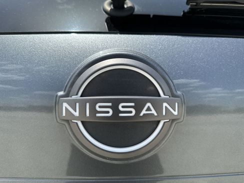 Used 2023 Nissan Rogue SV FWD image 11