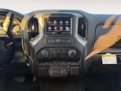 New 2026 Chevrolet Silverado 1500 Custom Trail Boss w/ LPO, Dark Essentials Package AWD/4WD image 11