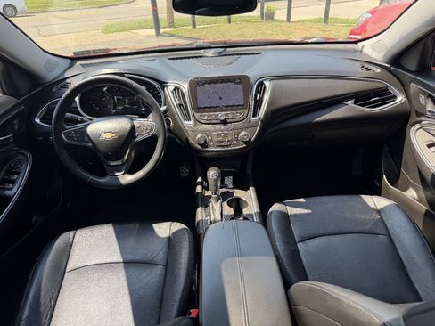 Used 2016 Chevrolet Malibu LT w/ Leather Package FWD image 10