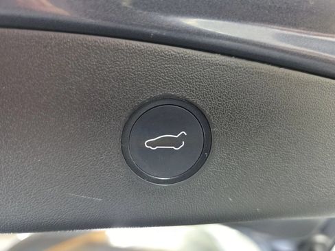 Used 2022 Tesla Model 3 Long Range AWD/4WD image 21