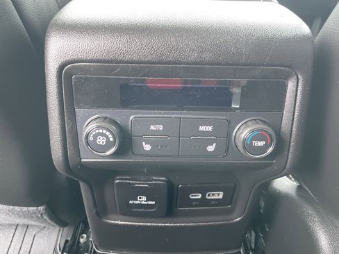 Certified 2023 GMC Acadia SLT w/ Elevation Edition image 19