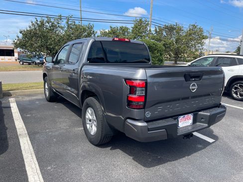 Used 2024 Nissan Frontier SV RWD image 12
