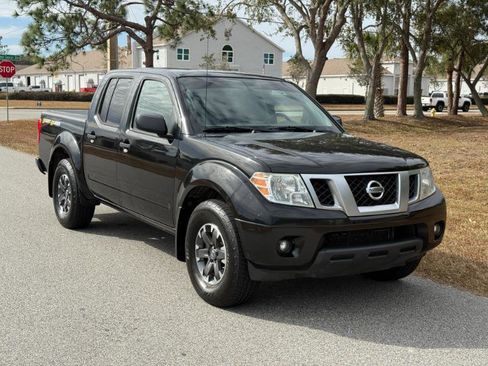 Used 2019 Nissan Frontier Desert Runner image 1