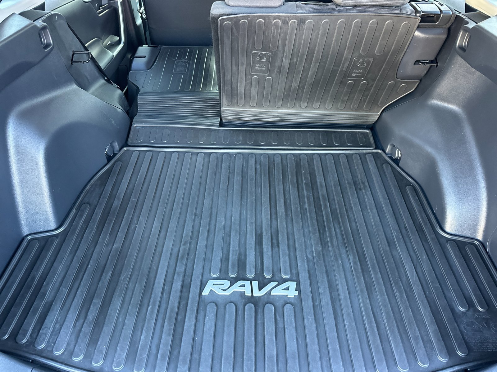 Used 2020 Toyota RAV4 LE w/ All Weather Liner Package AWD/4WD image 14