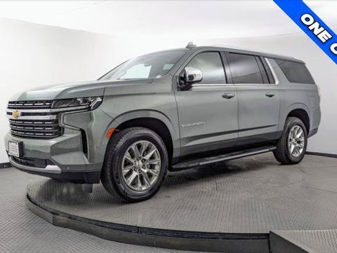 Used 2023 Chevrolet Suburban Premier RWD image 2