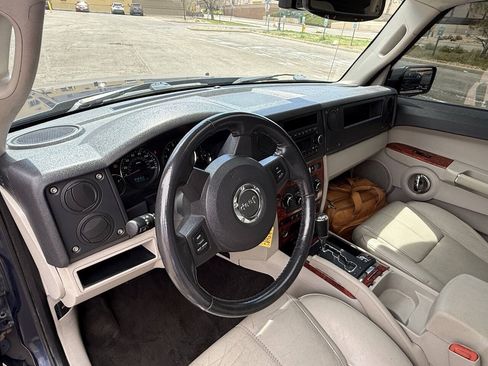 Used 2006 Jeep Commander Limited w/ Trailer Tow Group IV AWD/4WD image 16