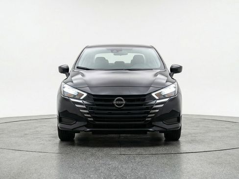 Used 2025 Nissan Versa SV FWD image 2