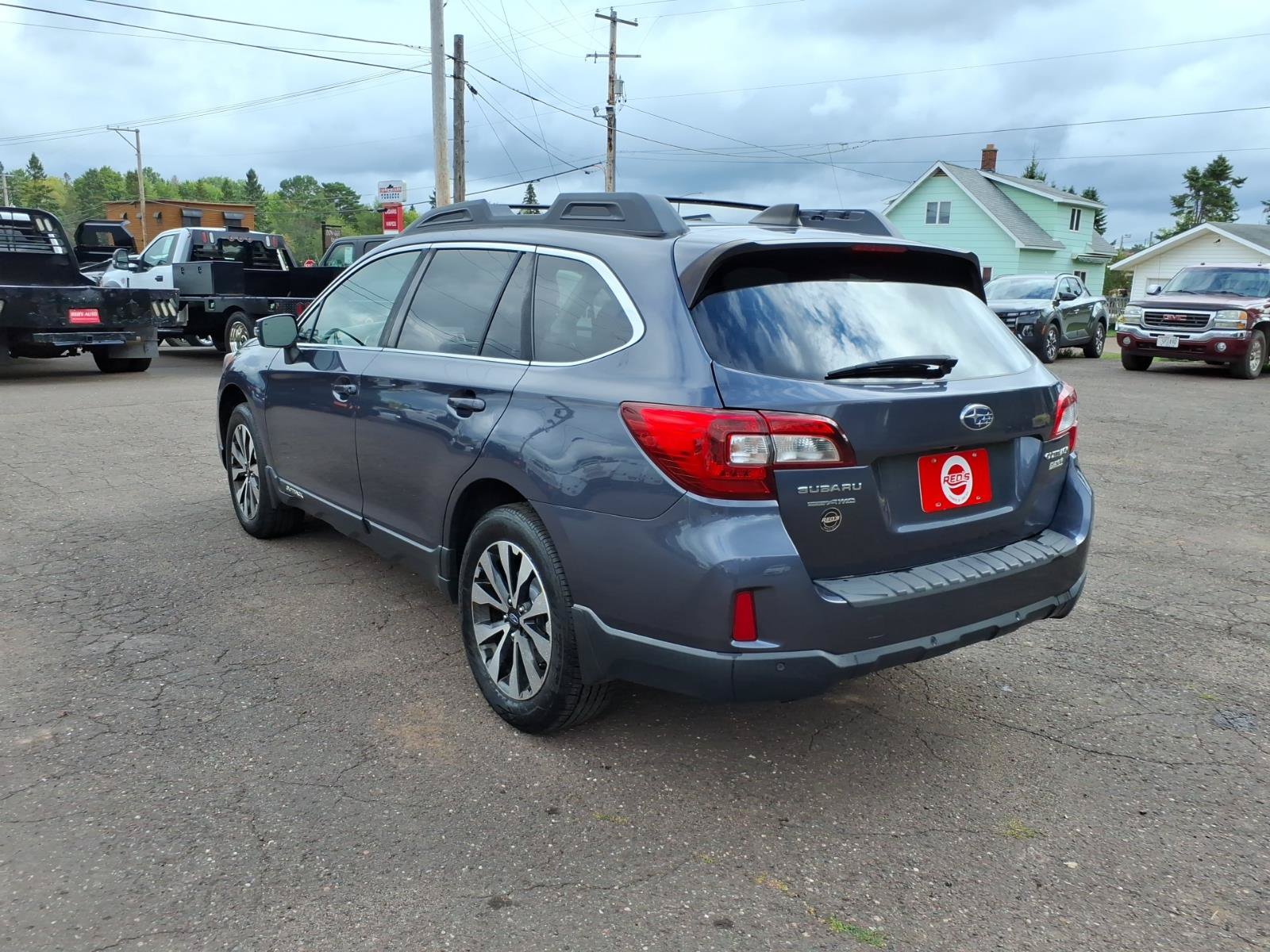 Used 2017 Subaru Outback 2.5i Limited AWD/4WD image 3