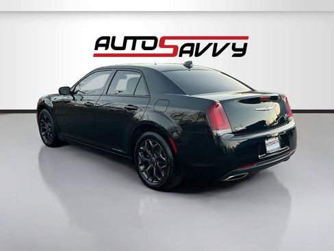 Used 2019 Chrysler 300 S image 5