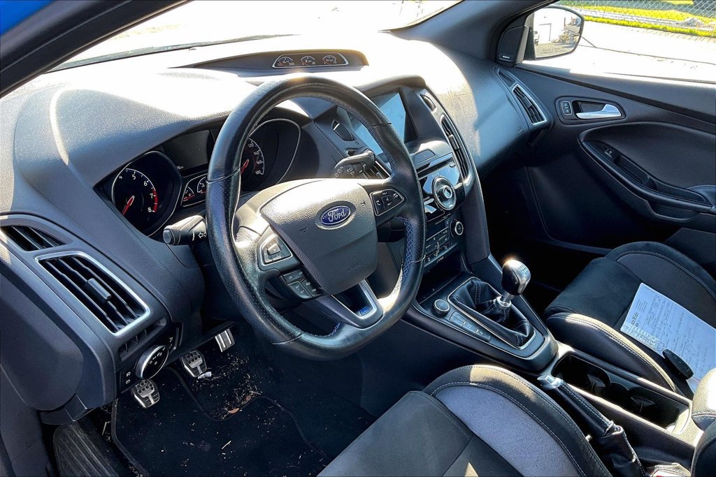 Used 2017 Ford Focus RS AWD/4WD image 10