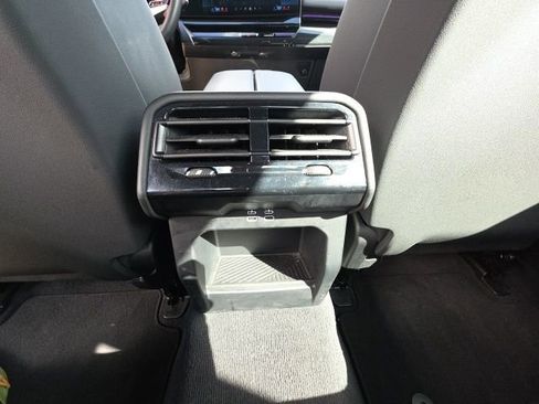 Used 2025 BMW 530i image 24