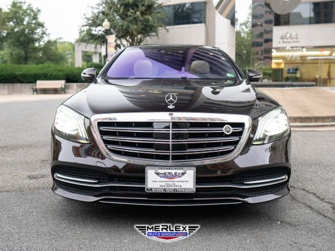 Used 2018 Mercedes-Benz S 560 Sedan image 2