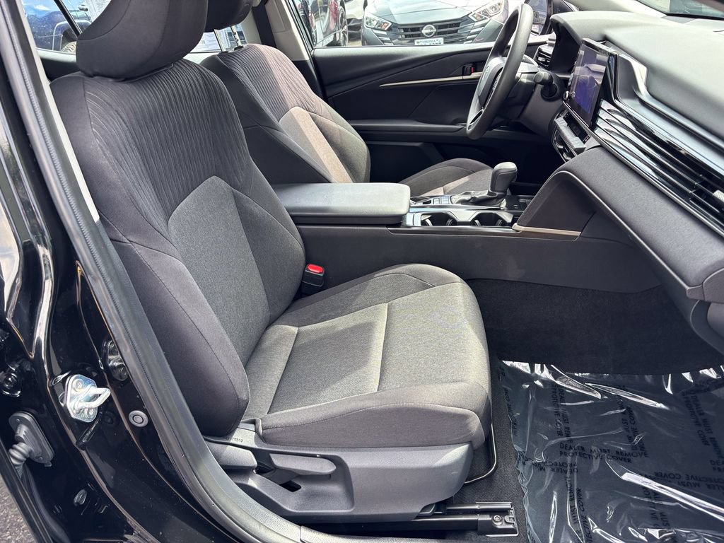Used 2025 Toyota Camry LE FWD image 34