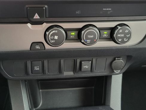 Used 2021 Toyota Tacoma SR5 w/ SR5 Appearance Package (SM) RWD image 24