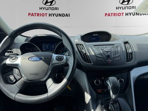 Used 2015 Ford Escape SE FWD image 10