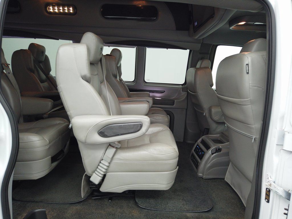 Used 2020 GMC Savana 2500 Extended w/ Enhanced Convenience Package RWD image 45