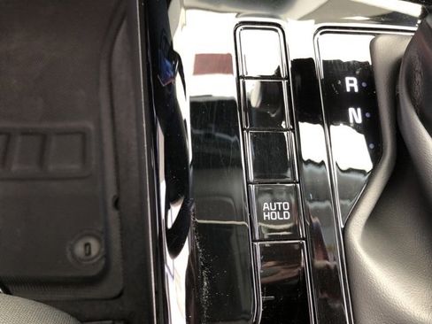 Certified 2024 Kia Niro LX image 31