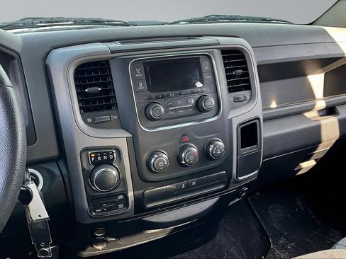 Used 2017 RAM 1500 Express AWD/4WD image 9