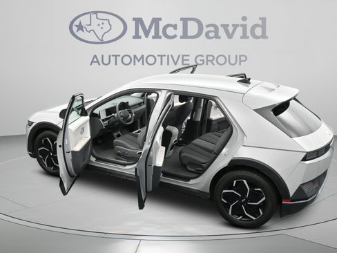 Used 2024 Hyundai Ioniq 5 SEL RWD image 44