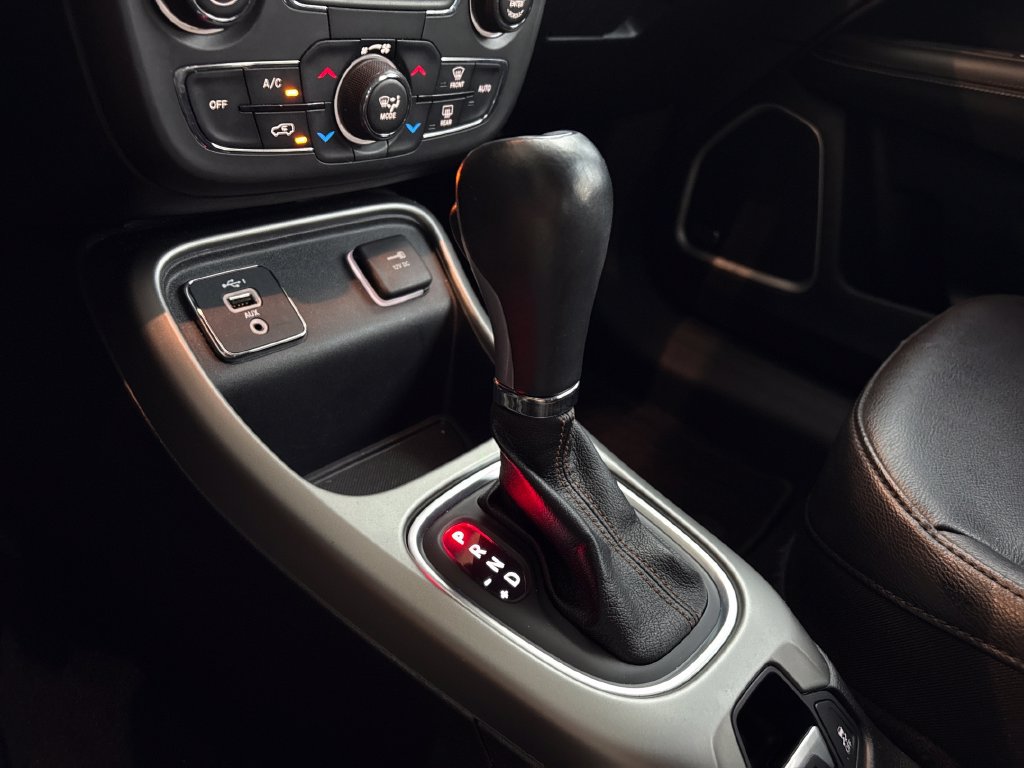 Used 2021 Jeep Compass Latitude w/ Sun and Sound Group FWD image 23