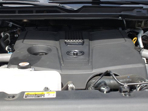 Used 2024 Toyota Tundra Platinum image 28