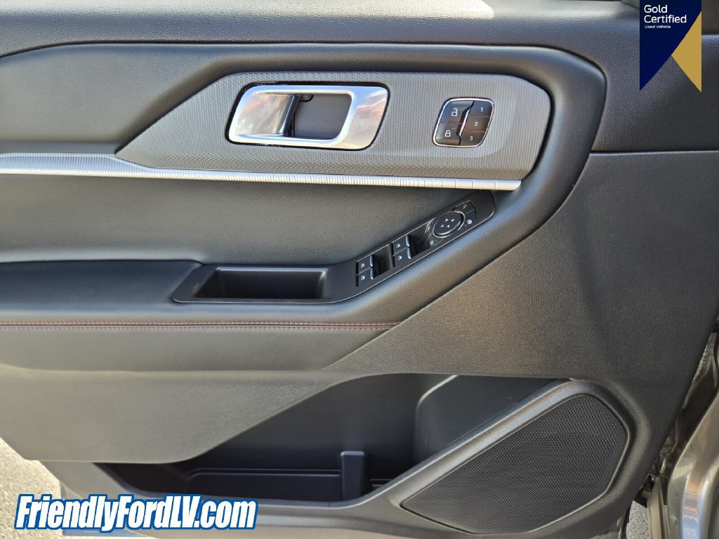 Certified 2025 Ford Explorer ST-Line w/ Premium Package RWD image 21