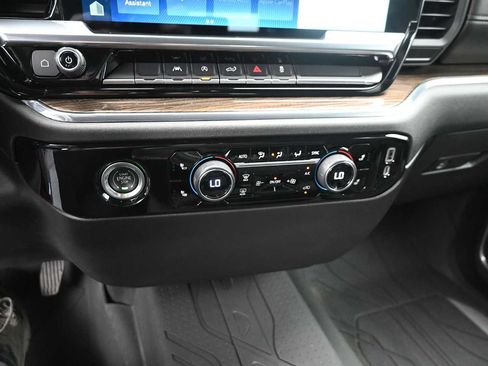 Used 2023 Chevrolet Silverado 1500 LT AWD/4WD image 27