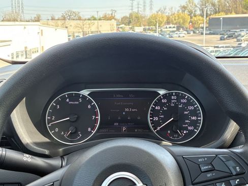 Used 2025 Nissan Sentra SV image 35