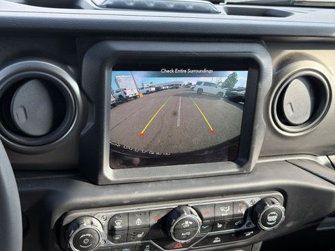 Used 2023 Jeep Wrangler Unlimited w/ Sun & Screen Package AWD/4WD image 19