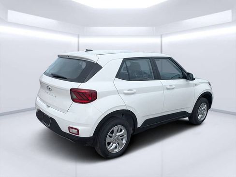 New 2026 Hyundai Venue SE image 3