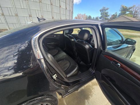 Used 2009 Buick Lucerne Super image 11